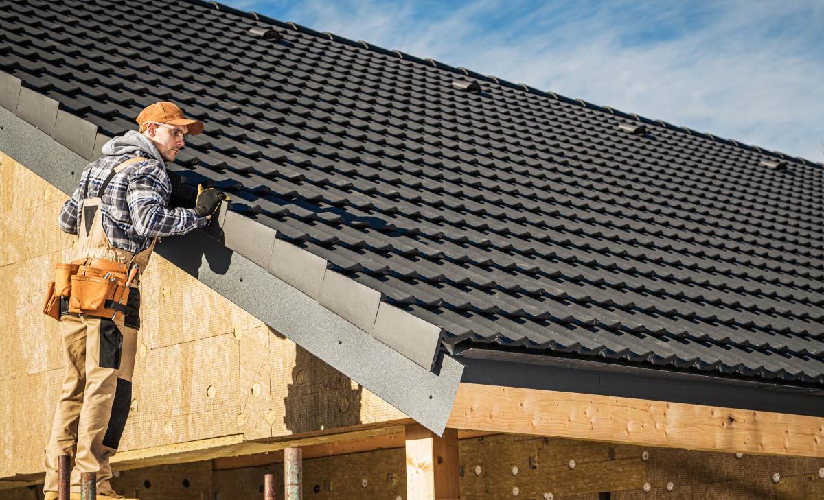 Dachdecker beauftragen in Celle – Worauf sollte ich achten?