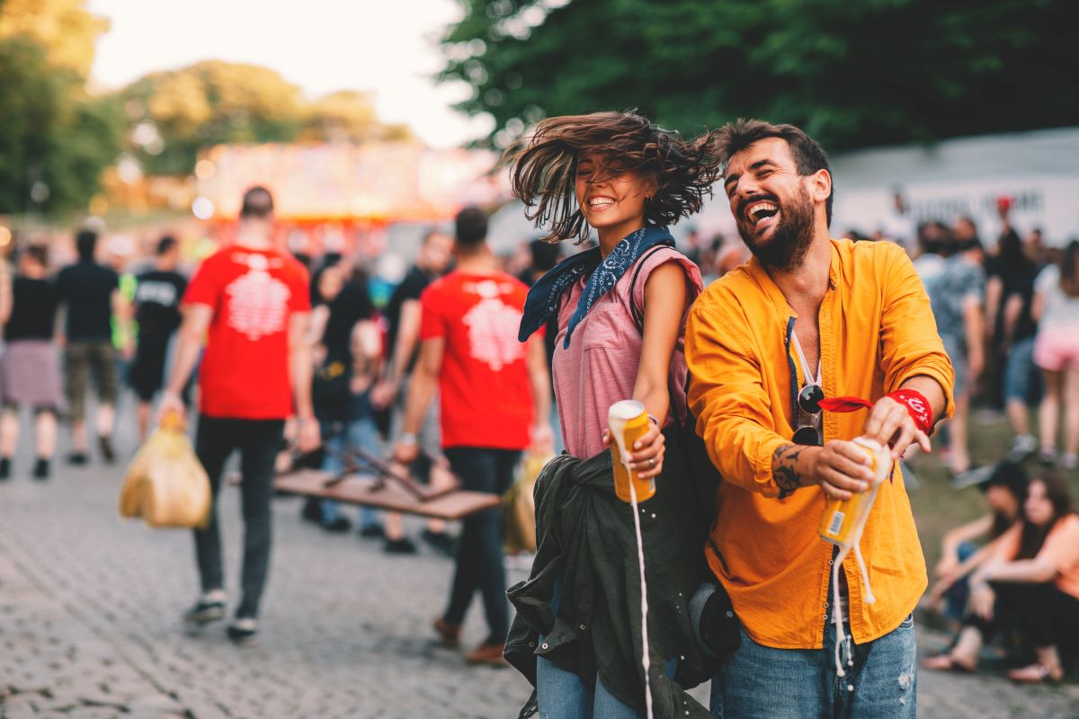 Straßenfest organisieren: Anträge & Genehmigungen